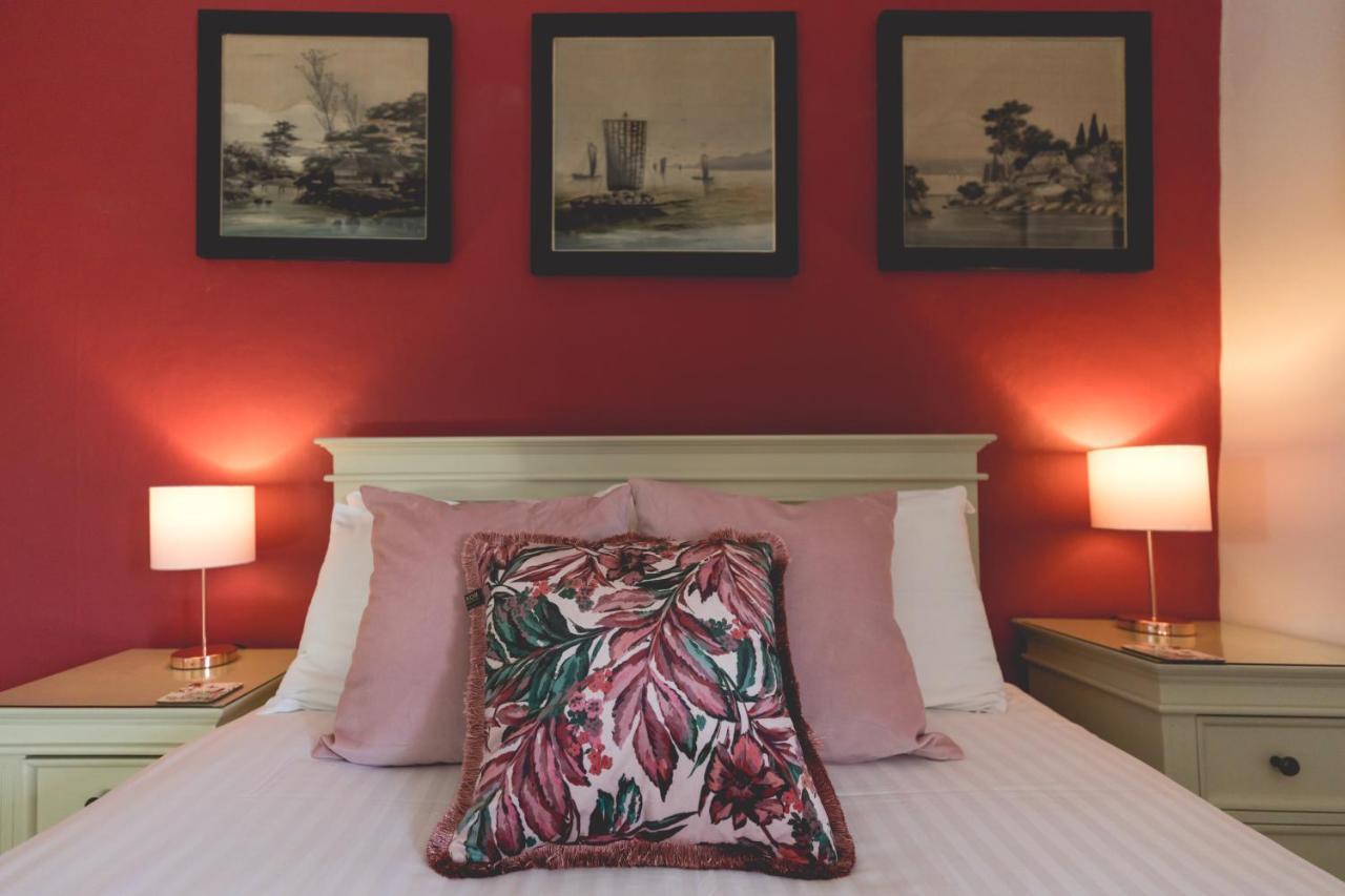The Old Vicarage Hotel & Restaurant Bridgwater Exteriör bild A bedroom at the hotel